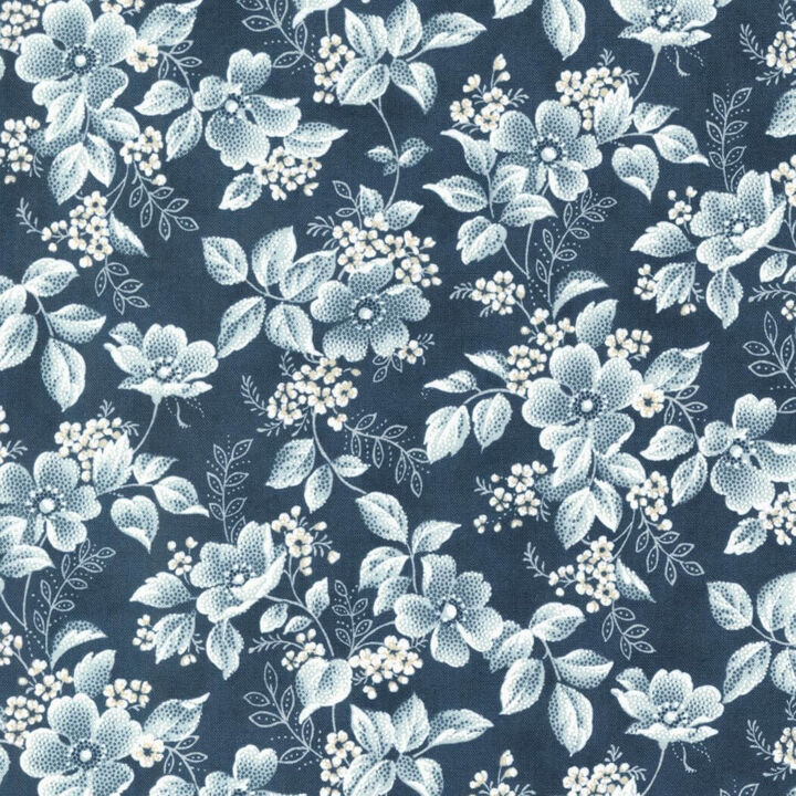 White en blue flowers in dark bleu - Cascade - 3Sisters - 44321 15.jpg